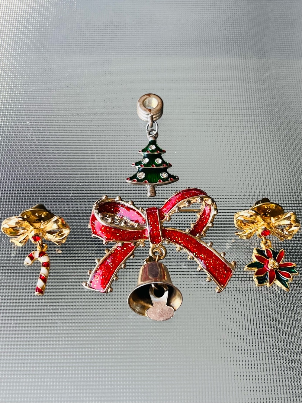 Vintage Christmas Jewelry Lot | 4 PC Bow Brooch Pin Charm Set